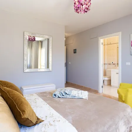 Luxurious 1,5 Kilometers From * Costa Adeje (Tenerife)