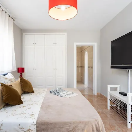 Luxurious 1,5 Kilometers From * Costa Adeje (Tenerife)