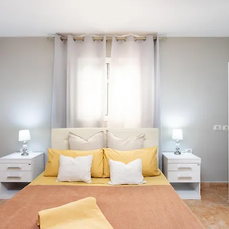 Luxurious 1,5 Kilometers From Βίλα *