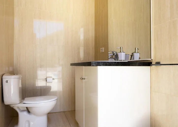 别墅 Luxurious 1,5 Kilometers From 阿德耶