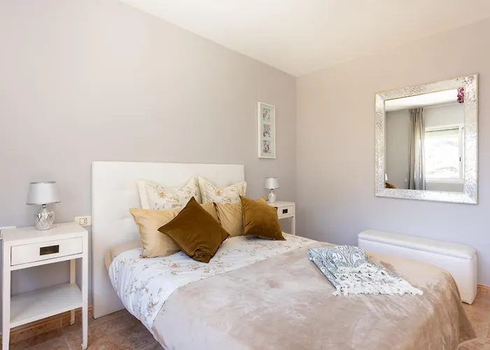 Luxurious 1,5 Kilometers From 别墅 阿德耶