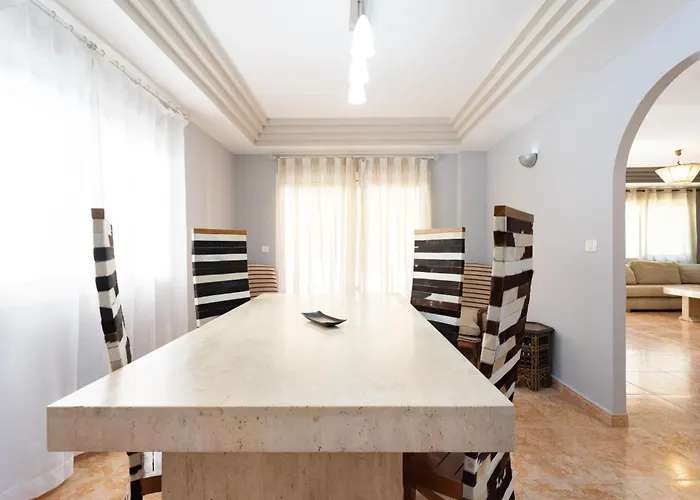 Luxurious 1,5 Kilometers From 阿德耶