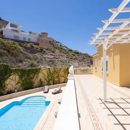 Luxurious 1,5 Kilometers From Villa *