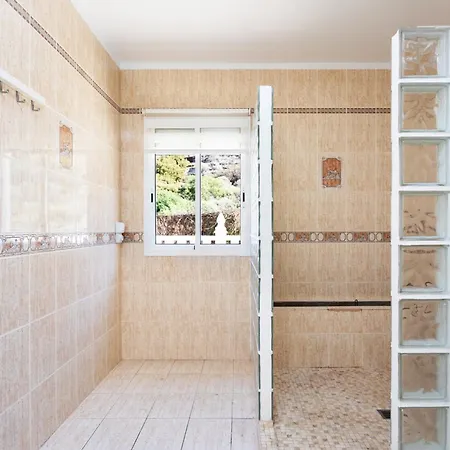 Villa Luxurious 1,5 Kilometers From *