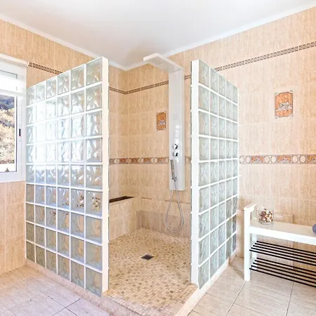 Luxurious 1,5 Kilometers From Villa *