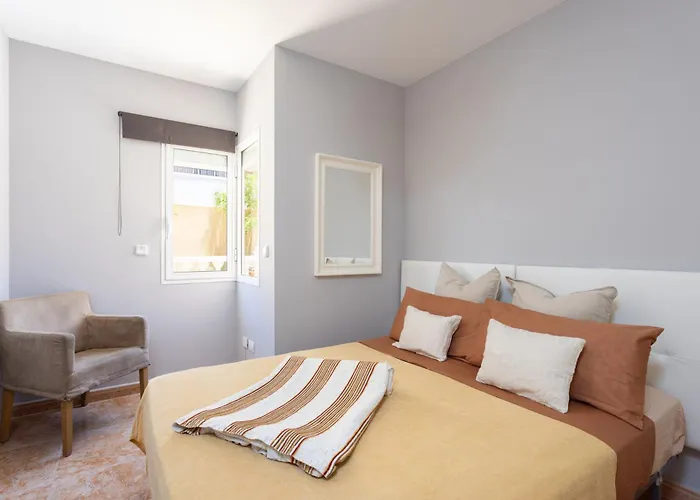 וילה Luxurious 1,5 Kilometers From