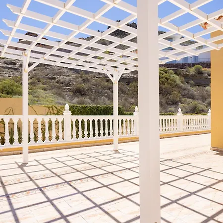 Luxurious 1,5 Kilometers From Villa Costa Adeje (Tenerife)